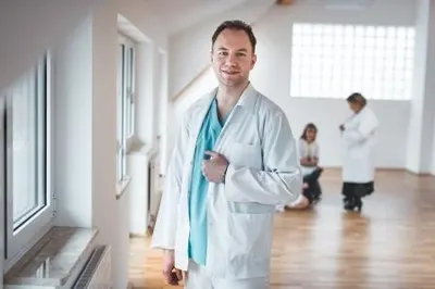 lek. Grzegorz Swalarz, chirurg dziecięcy